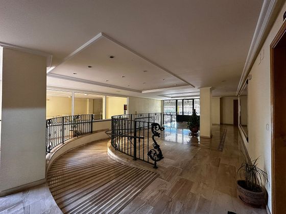 Foto 2 de Venta de piso en calle Jacinto Benavente de 3 habitaciones con piscina y balcón