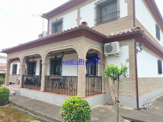 Foto 1 de Casa en venda a El Higuerón de 5 habitacions amb terrassa i garatge