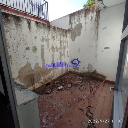 Foto 2 de Venta de casa en Guadalcázar de 4 habitaciones con balcón y aire acondicionado