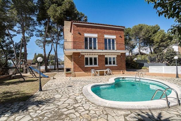 Foto 2 de Xalet en venda a Pallejà de 7 habitacions amb terrassa i piscina
