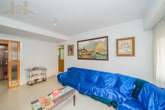 Foto 2 de Pis en venda a calle Isla Lanzarote de 3 habitacions amb terrassa i balcó