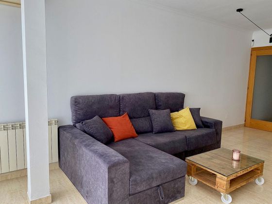 Foto 2 de Ático en venta en Eixample Nord – La Devesa de 2 habitaciones con terraza y aire acondicionado