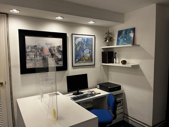 Foto 1 de Oficina en alquiler en Eixample Nord – La Devesa de 136 m²