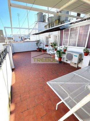 Foto 2 de Casa en venda a avenida De San Amador de 4 habitacions amb terrassa i balcó