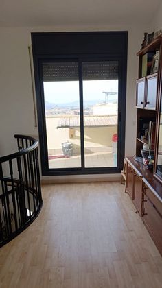 Foto 2 de Dúplex en venta en Sunyer de 2 habitaciones con terraza y garaje