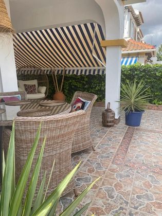 Foto 2 de Casa adossada en lloguer a calle Guadiana de 2 habitacions amb terrassa i piscina