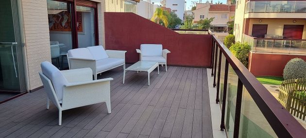 Foto 2 de Pis en lloguer a avenida Italia de 2 habitacions amb terrassa i piscina