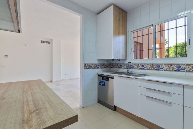 Foto 2 de Piso en venta en avenida La Reserva de Marbella de 2 habitaciones con terraza y piscina