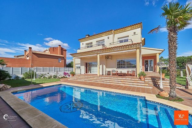 Foto 1 de Xalet en venda a Bonavista de 4 habitacions amb terrassa i piscina