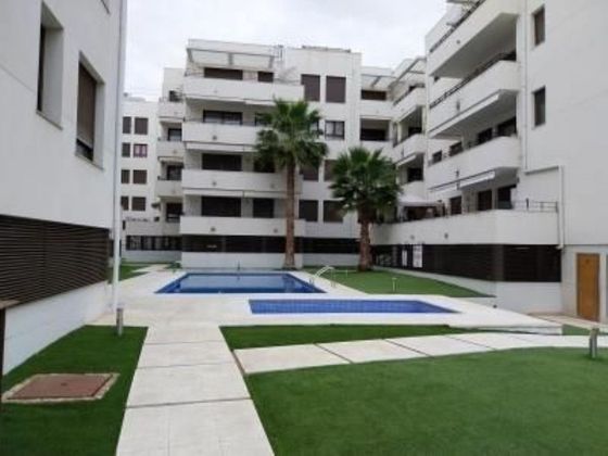 Foto 2 de Venta de piso en Bonavista de 3 habitaciones con terraza y piscina