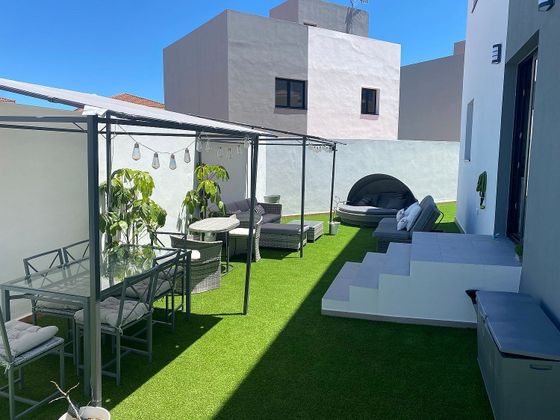 Foto 1 de Venta de chalet en calle Isla de Fuerteventura de 4 habitaciones con terraza y garaje