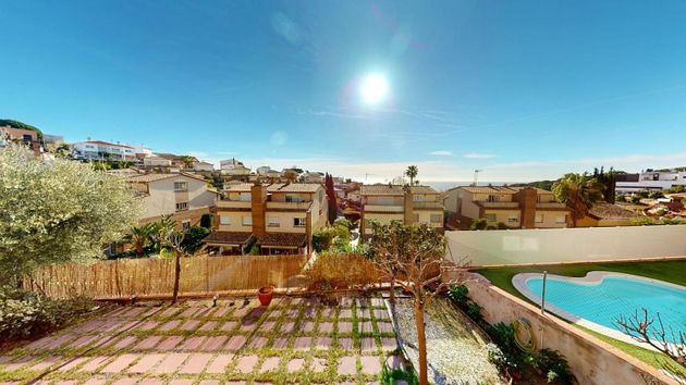 Foto 2 de Chalet en venta en Canet de Mar de 5 habitaciones con terraza y garaje