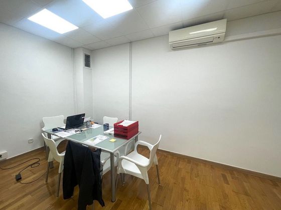 Foto 1 de Oficina en lloguer a calle Del Rosselló amb aire acondicionat i ascensor