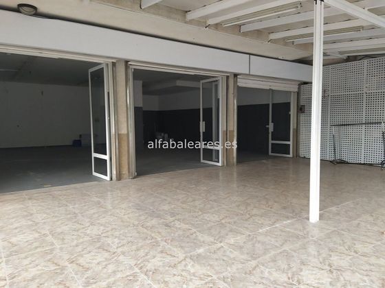 Foto 2 de Local en alquiler en Port d'Alcúdia - Platja d'Alcúdia con terraza y aire acondicionado