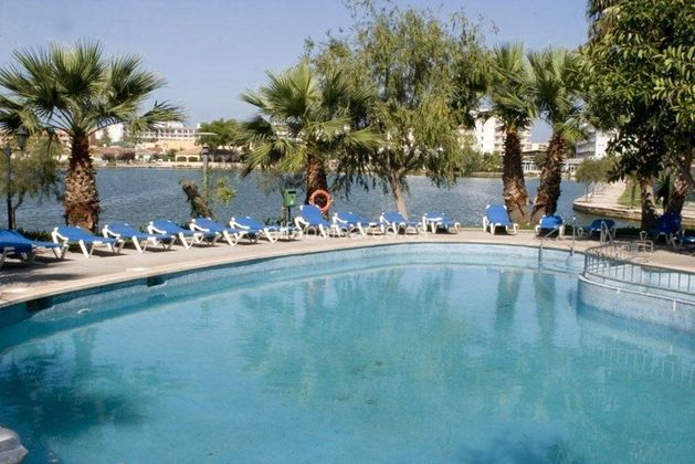 Foto 1 de Pis en venda a Port d'Alcúdia - Platja d'Alcúdia de 1 habitació amb terrassa i piscina