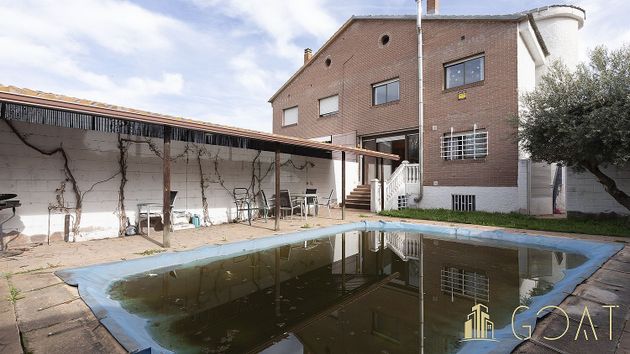Foto 1 de Casa en venda a Cobeña de 7 habitacions amb terrassa i piscina