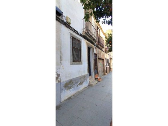 Foto 2 de Casa en venda a calle De Joaquín Costa de 4 habitacions amb jardí i aire acondicionat
