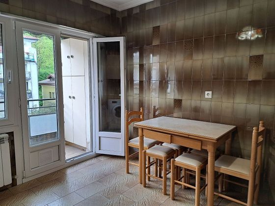 Foto 2 de Pis en venda a Arrasate o Mondragón de 3 habitacions amb balcó i calefacció