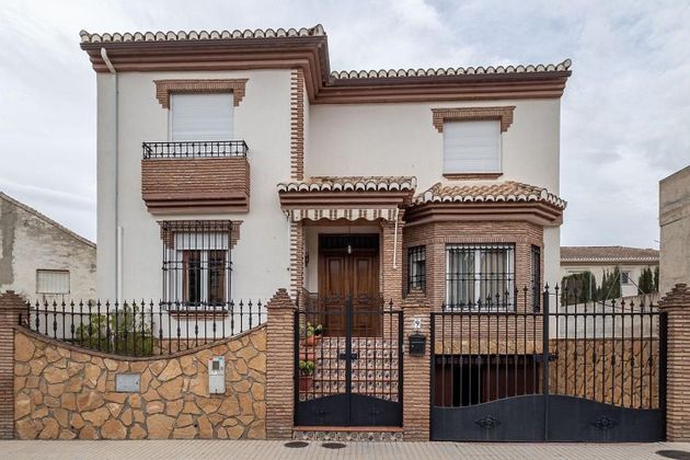 Foto 1 de Casa en venda a Santa Fe de 3 habitacions amb terrassa i garatge
