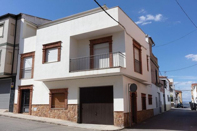 Foto 1 de Casa en venda a Mengíbar de 7 habitacions amb terrassa i garatge