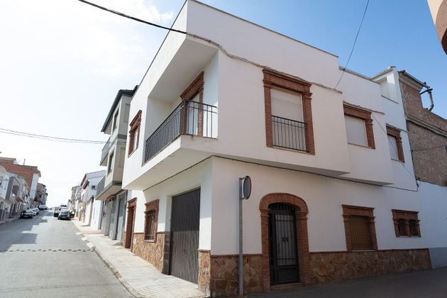 Foto 2 de Venta de casa en Mengíbar de 7 habitaciones con terraza y garaje