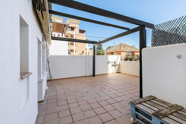 Foto 1 de Venta de piso en calle Rector José Vida Soria de 3 habitaciones con terraza y piscina