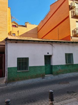 Foto 1 de Casa en venta en calle Bilbao de 5 habitaciones con jardín