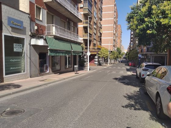 Foto 2 de Venta de local en calle Goya con terraza