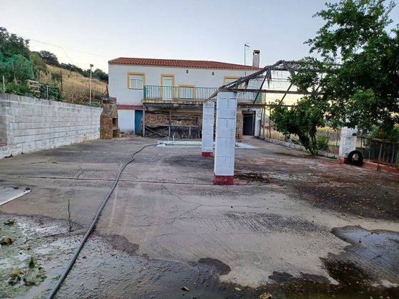 Foto 1 de Casa rural en venda a calle Del Pilar de 5 habitacions amb piscina i calefacció
