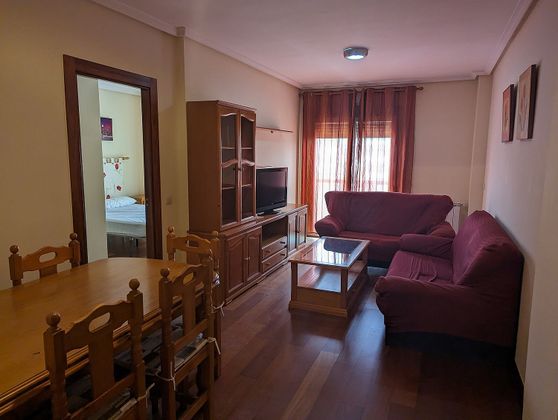 Foto 1 de Venta de piso en Centro - Puertollano de 2 habitaciones con muebles y balcón
