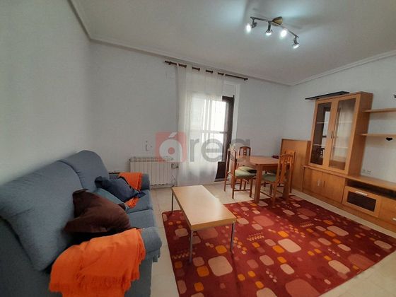 Foto 2 de Pis en venda a Centro - Cuenca de 2 habitacions amb balcó i calefacció