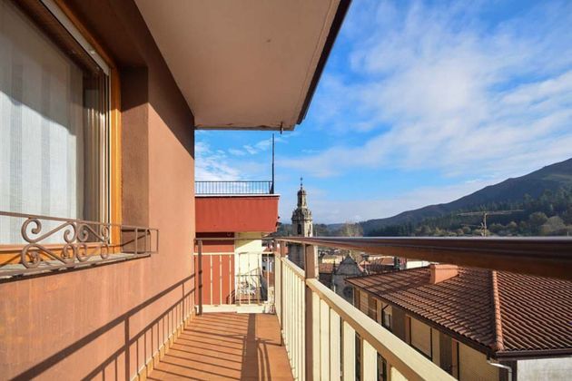 Foto 1 de Piso en venta en Balmaseda de 4 habitaciones con terraza y piscina