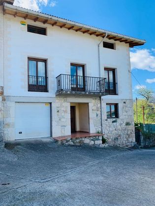 Foto 2 de Casa en venda a Valle de Mena de 3 habitacions amb garatge i balcó