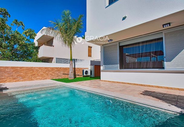 Foto 1 de Casa en venta en Chayofa - Las Camellas de 3 habitaciones con terraza y piscina