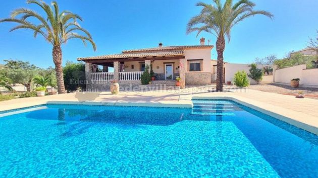 Foto 2 de Xalet en venda a Salinas de 3 habitacions amb terrassa i piscina