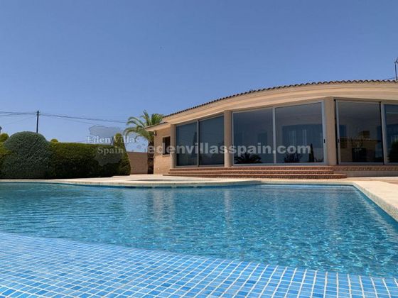 Foto 1 de Chalet en venta en Crevillent de 5 habitaciones con terraza y piscina