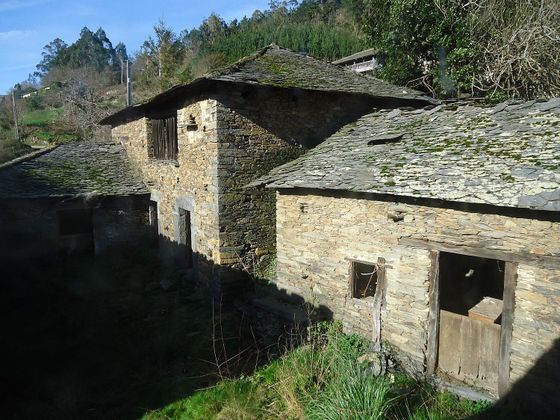 Foto 1 de Venta de casa rural en Valdés de 4 habitaciones y 307 m²
