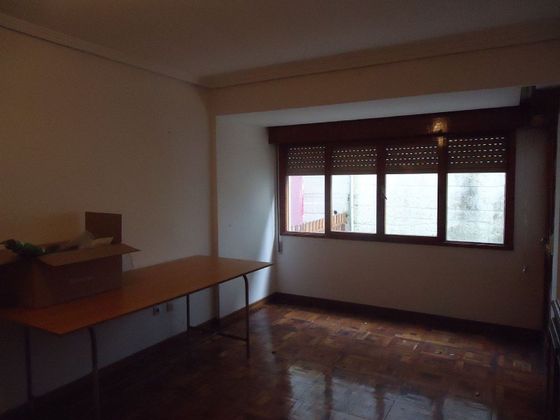 Foto 2 de Pis en venda a Valdés de 3 habitacions amb terrassa i calefacció