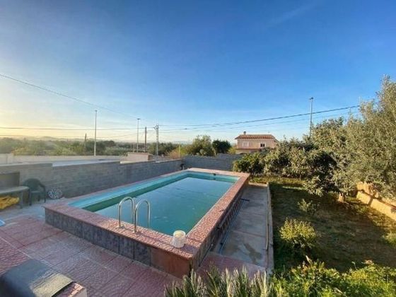 Foto 1 de Venta de chalet en La Conarda de 5 habitaciones con terraza y piscina