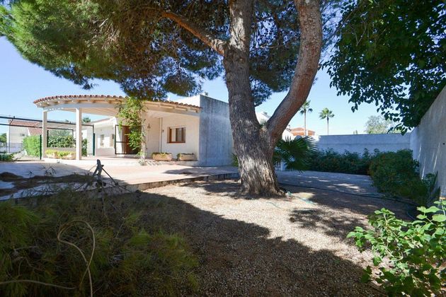 Foto 2 de Xalet en venda a calle De la Gavina de 4 habitacions amb terrassa i jardí