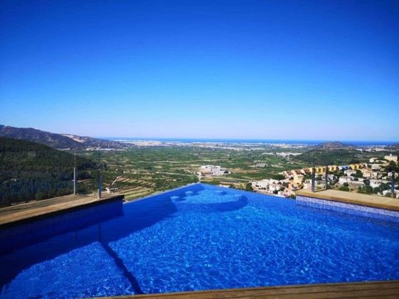 Foto 2 de Xalet en venda a Ador de 5 habitacions amb terrassa i piscina