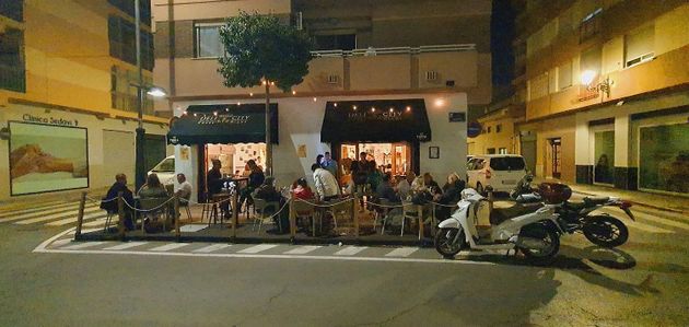 Foto 1 de Traspàs local a calle Valencia amb terrassa