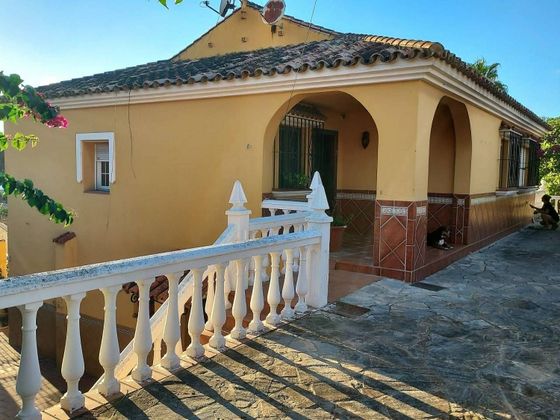Foto 2 de Casa en venda a La Granja-La Colina-Los Pastores de 4 habitacions amb piscina i jardí