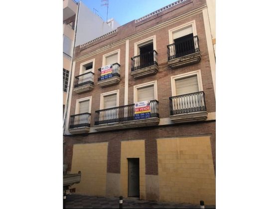 Foto 2 de Edificio en venta en calle General Castaños de 416 m²