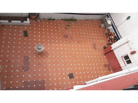 Foto 1 de Casa en venta en Casco Antiguo de 8 habitaciones con terraza
