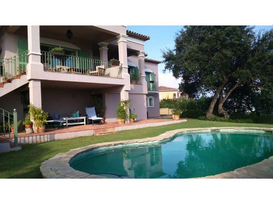 Foto 2 de Xalet en venda a San Enrique-Guadiaro-Pueblo Nuevo de 4 habitacions amb terrassa i piscina
