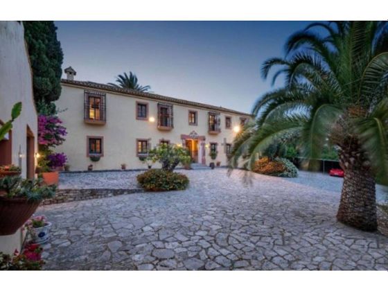 Foto 1 de Casa rural en venda a San Enrique-Guadiaro-Pueblo Nuevo de 10 habitacions amb terrassa i piscina