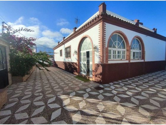 Foto 1 de Casa en venda a La Línea de la Concepción ciudad de 3 habitacions amb terrassa i piscina
