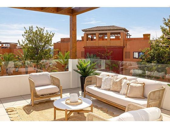 Foto 2 de Dúplex en venta en Casares de 3 habitaciones con terraza y piscina