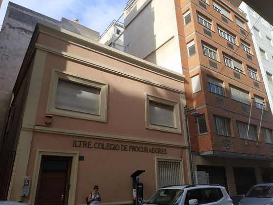 Foto 1 de Edifici en venda a calle Gerona de 3020 m²